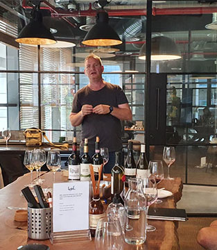 סדנאות יין במשרד